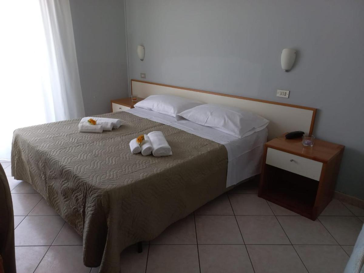 Hotel Venere Римини Экстерьер фото