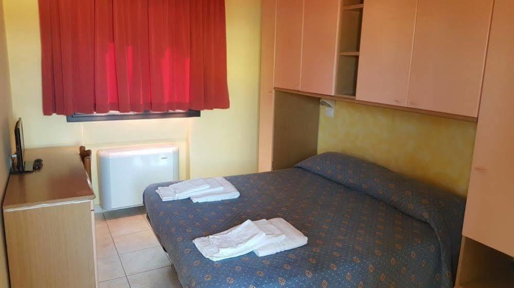 Hotel Venere Римини Экстерьер фото