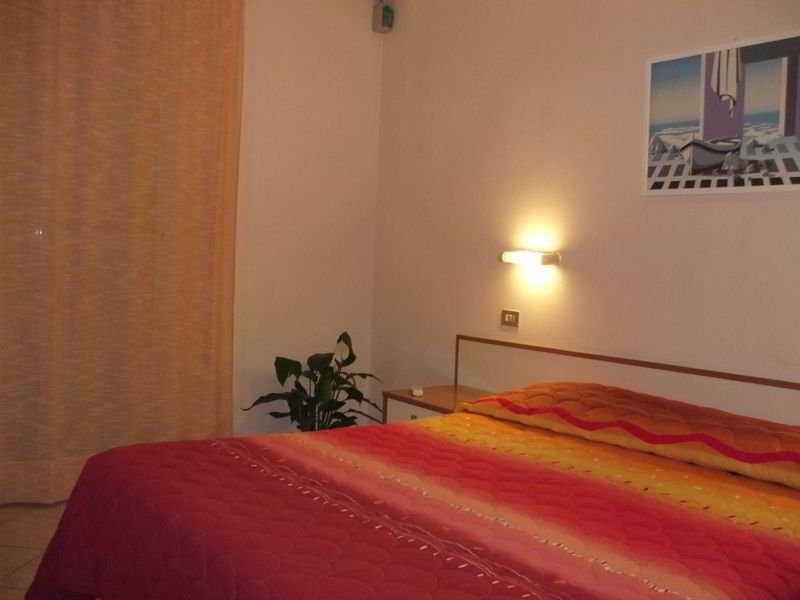 Hotel Venere Римини Экстерьер фото